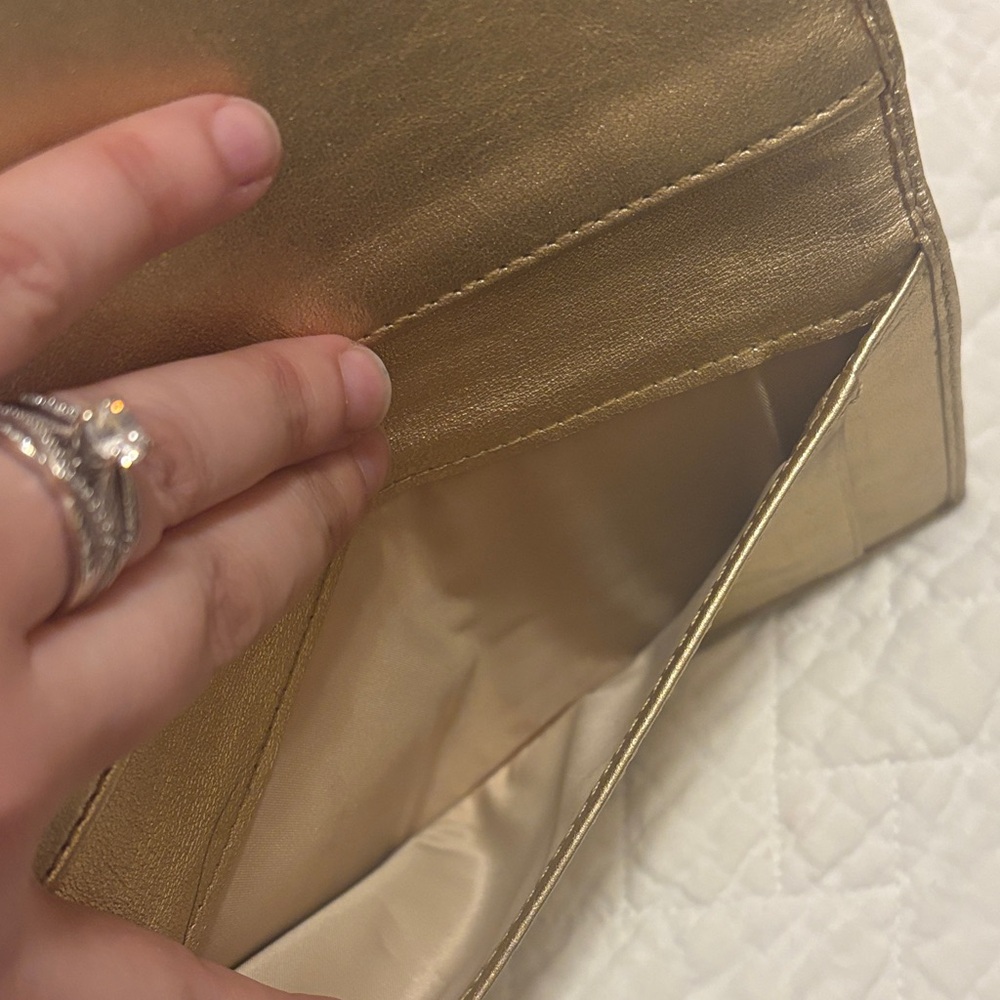 EUC Coach Tan and Gold Signature Check Holder - Picture 7 of 7